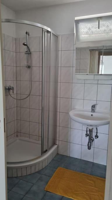 Apartment Mit 2 Betten Inklusive Gratis Parkplatz Graz Luaran gambar