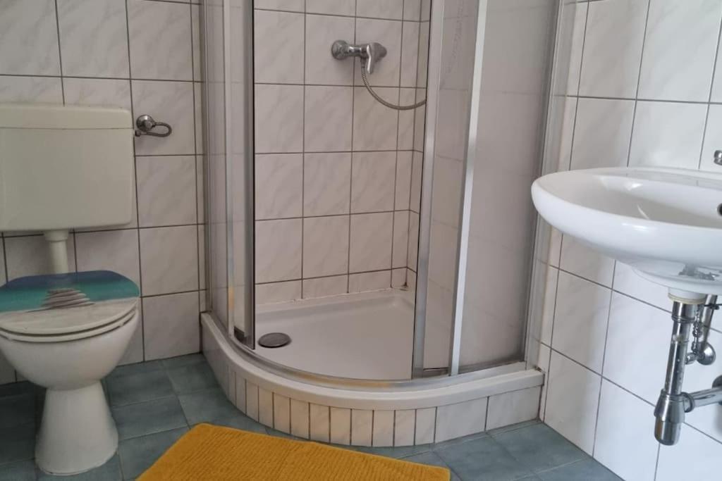 Apartment Mit 2 Betten Inklusive Gratis Parkplatz Graz Luaran gambar